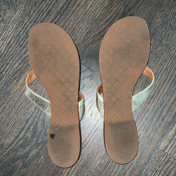 Tory Burch Gold Sandal-Authentic-EUC - Picture 7 of 9
